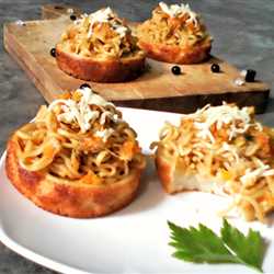 Kue Lumpur Gurih CS Indomie Goreng