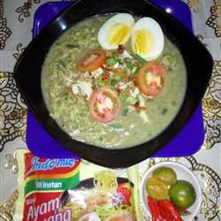 Indomie Bubur Kacang Hijau Ayam Bawang